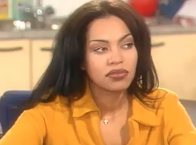 Θυμάστε τη Δεβόρα από το «Εκείνες κι Εγώ»; – Δεν θα την αναγνωρίσουν ούτε οι… πιο φανατικοί της σειράς