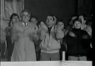 Μίκης Θεοδωράκης – Η Μέρκελ χόρευε σε συναυλία του στην Ανατολική Γερμανία;