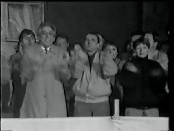 Μίκης Θεοδωράκης – Η Μέρκελ χόρευε σε συναυλία του στην Ανατολική Γερμανία;