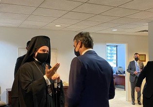 Συνάντηση Μητσοτάκη – Ελπιδοφόρου – «Λήξαν το θέμα» λέει κυβερνητική πηγή