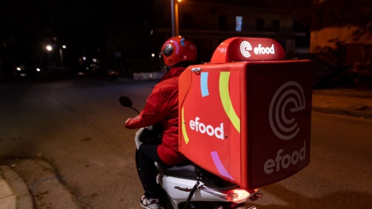 Αντιδράσεις από social media και αντιπολίτευση για το efood – Αλλάζει το εργασιακό καθεστώς των διανομέων