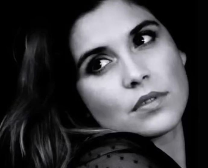 Elle Seline - Η Ελληνοαγγλίδα που διαγωνίζεται σε καλλιστεία χωρίς μακιγιάζ