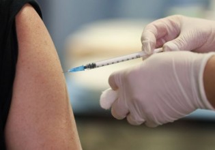 Παρέμβαση Αρειου Πάγου για τα πλαστά πιστοποιητικά – Εντολή να μεταβαίνουν εισαγγελείς στα εμβολιαστικά κέντρα