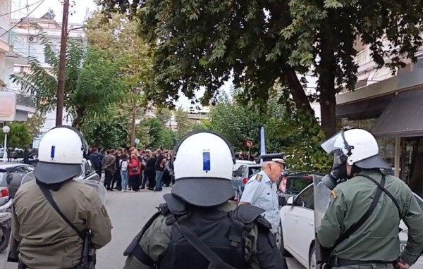 Σταυρούπολη –  Υπό αστυνομικό κλοιό το ΕΠΑΛ – Ένταση με το «καλημέρα»