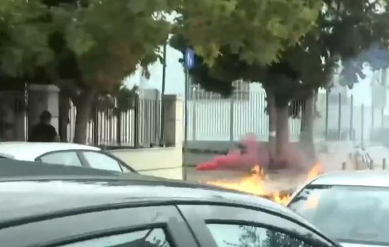 Θεσσαλονίκη – Τρεις συλλήψεις έξω από τα ΕΠΑΛ – Πήγαιναν να «βοηθήσουν» τους ακροδεξιούς μέσα στο σχολείο