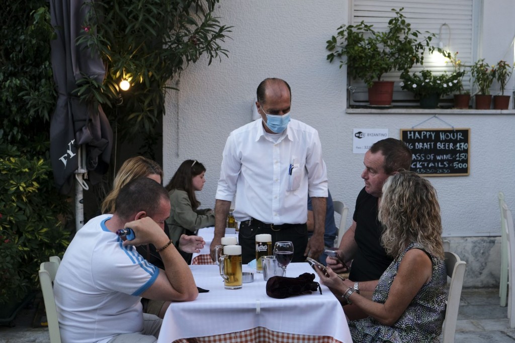 Κοροναϊός – Πρόστιμα άνω των 180 χιλιάδων ευρώ επέβαλαν οι αρχές για παράβαση των μέτρων