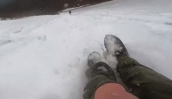 Κατεβαίνοντας το βουνό κάνοντας… τσουλήθρα!