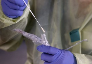 Κοροναϊός -Φθηνό φορητό τεστ αντισωμάτων βγάζει αποτέλεσμα σε πέντε λεπτά