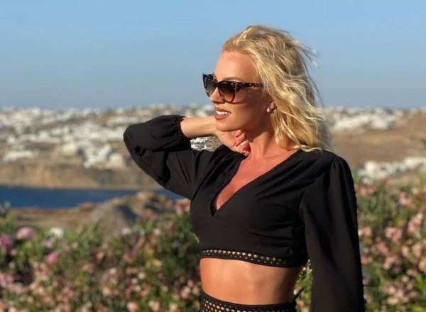 Τζούλια Νόβα – Πιο ερωτευμένη από ποτέ με τον σύντροφό της