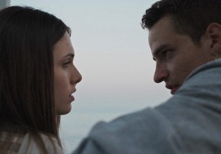 Γη της Ελιάς – Πιάνει στα πράσα η Αρετή τον γιο της με την Μυρτάλη