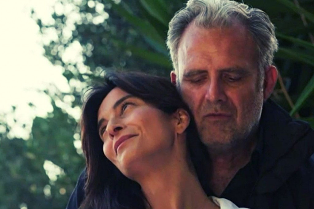 Η Γη της Ελιάς –  Ο αδερφός της Ιουλίας διακόπτει απρόσμενα την συνάντηση με τον Στάθη