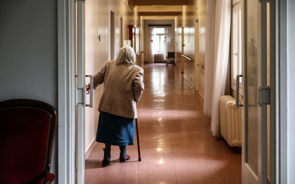 Συναγερμός σε γηροκομείο στη Λαμία – Εντοπίστηκαν 15 κρούσματα κοροναϊού