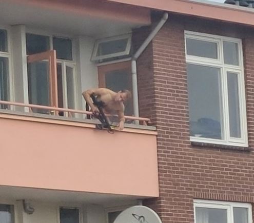 Ολλανδία - Άντρας έριχνε από το μπαλκόνι με βαλλίστρα - Δύο νεκροί και τραυματίες