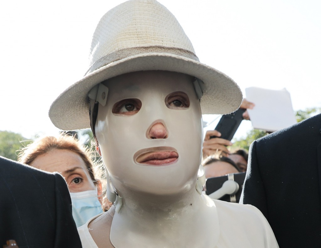 Ιωάννα Παλιοσπύρου – Δεκάδες celebrities στο πλευρό της