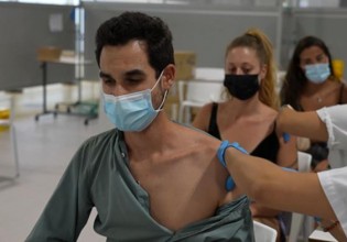 Το… θαύμα της Ισπανίας – Ρεκόρ στους εμβολιασμούς χωρίς καμία πίεση και υποχρεωτικότητα