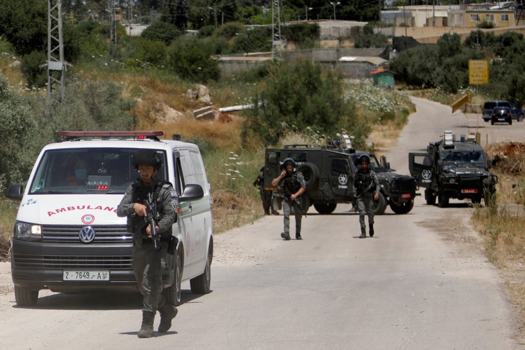 Δυτική Όχθη – Οι ισραηλινές δυνάμεις σκότωσαν τουλάχιστον τέσσερις Παλαιστινίους κατά τη διάρκεια επιδρομών