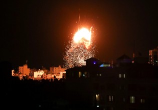 Ισραήλ – Νέα επιδρομή στη Λωρίδα της Γάζας σε αντίποινα για τη ρίψη εμπρηστικών μπαλονιών