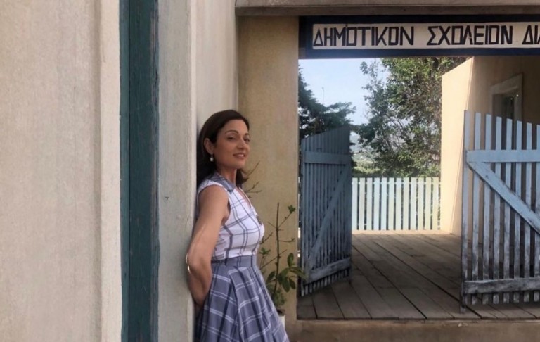 Άγριες Μέλισσες – Η Ρίζω περιγράφει τη σειρά σε λιγότερο από 30 δευτερόλεπτα