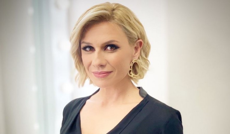 Κατερίνα Καραβάτου – Κόλλησε ψείρες μαζί με την μικρή Αέλια – Χιουμοριστική φωτογραφία