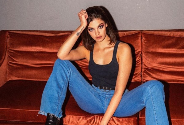 Τζένη Καζάκου – Ποζάρει με τα απολύτως απαραίτητα και αναστατώνει το Instagram