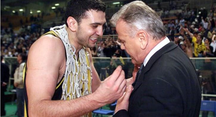 Ντούσαν Ίβκοβιτς – Ο αποχαιρετισμός του Βασίλη Κικίλια – «Δάσκαλε σε ευχαριστώ»