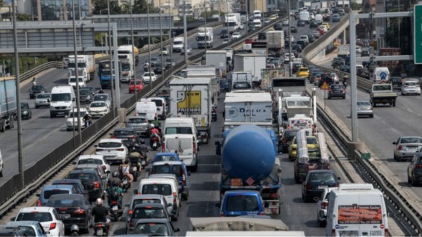 Καραμπόλα πέντε οχημάτων στην Αθηνών – Λαμίας – Κυκλοφοριακό έμφραγμα και ουρές χιλιομέτρων