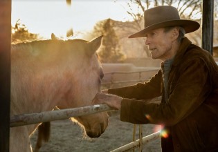Διάσημος σεναριογράφος «θάβει» την νέα ταινία του Κλιντ Ίστγουντ – «Αποτυγχάνει σε κάθε τομέα»