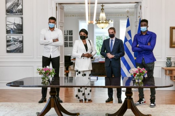 Μητσοτάκης – Στο πρόσωπο της οικογένειας Αντετοκούνμπο αντικατοπτρίζεται η Ελλάδα που θέλουμε