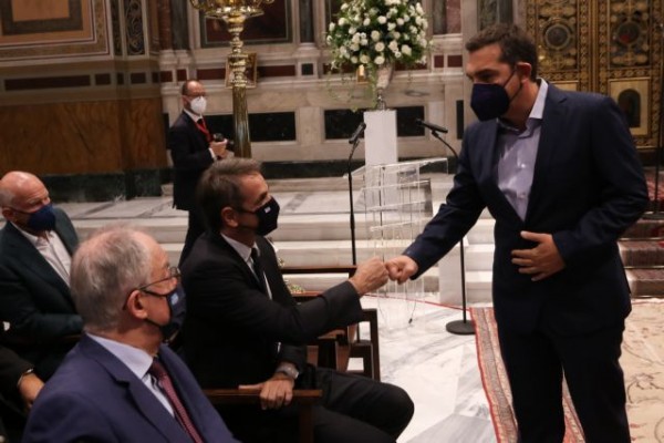 Μίκης Θεοδωράκης – Στο Γαλατά Χανίων Μητσοτάκης και Τσίπρας για την ταφή