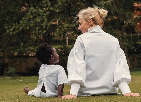 Χριστίνα Κοντοβά – Η μικρή Ada κλείνει το μάτι στην ευτυχία τους