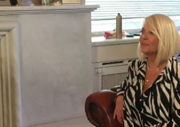 Ρούλα Κορομηλά – «Παλαιότερα τρώγαμε ξύλο και το βουλώναμε»