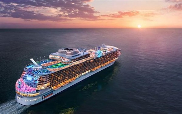 «Θαύμα των θαλασσών» – Αυτό το κρουαζιερόπλοιο-υπερπαραγωγή είναι όνομα και πράγμα
