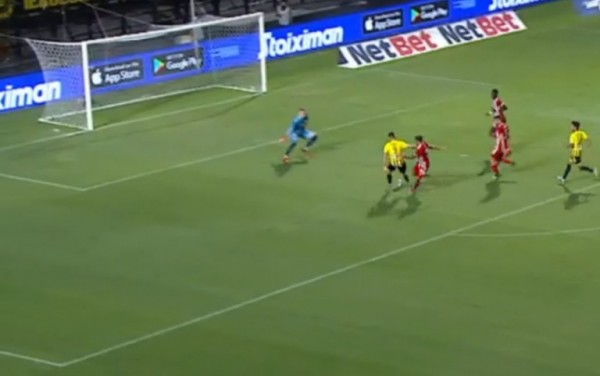 Ολυμπιακός – Άρης – Ο Λαλά έκοψε σωτήρια τον Μάνο