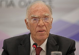 Βασίλης Λεβέντης – Η γυναίκα του αποκαλύπτει – Αυτός είναι ο λόγος που δεν έκανε το εμβόλιο