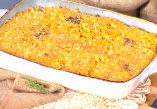 H πιο νόστιμη και εύκολη mac ‘n’ cheese πίτα που θα φτιάξετε ποτέ