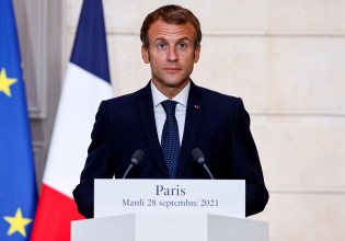 Μακρόν – Θέλουμε να προστατεύσουμε την εδαφική ακεραιότητα και των δύο χωρών