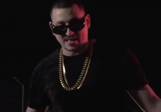 Mad Clip – Αδημοσίευτο βίντεο με τη μητέρα του τράπερ – «Όλα τα ξέρω»