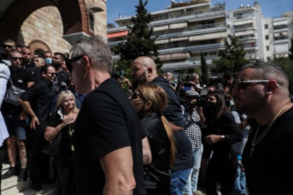 «Γιατί αγόρι μου να φύγεις;» – Σπαρακτική κραυγή της μαμάς του Mad Clip