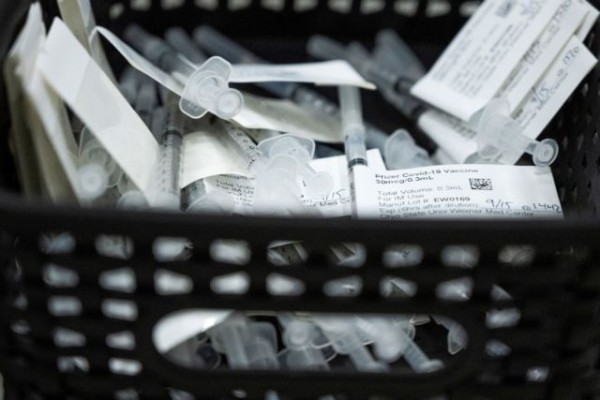 ΗΠΑ – Θα δωρίσουν εκατομμύρια δόσεις εμβολίων της Pfizer