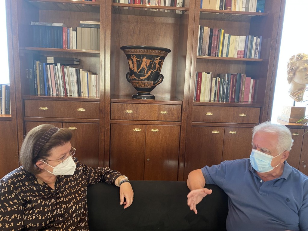 Συνάντηση της Λίνας Μενδώνη με τον επικεφαλής του Σχεδίου Ανασυγκρότησης της Εύβοιας, Σταύρο Μπένο