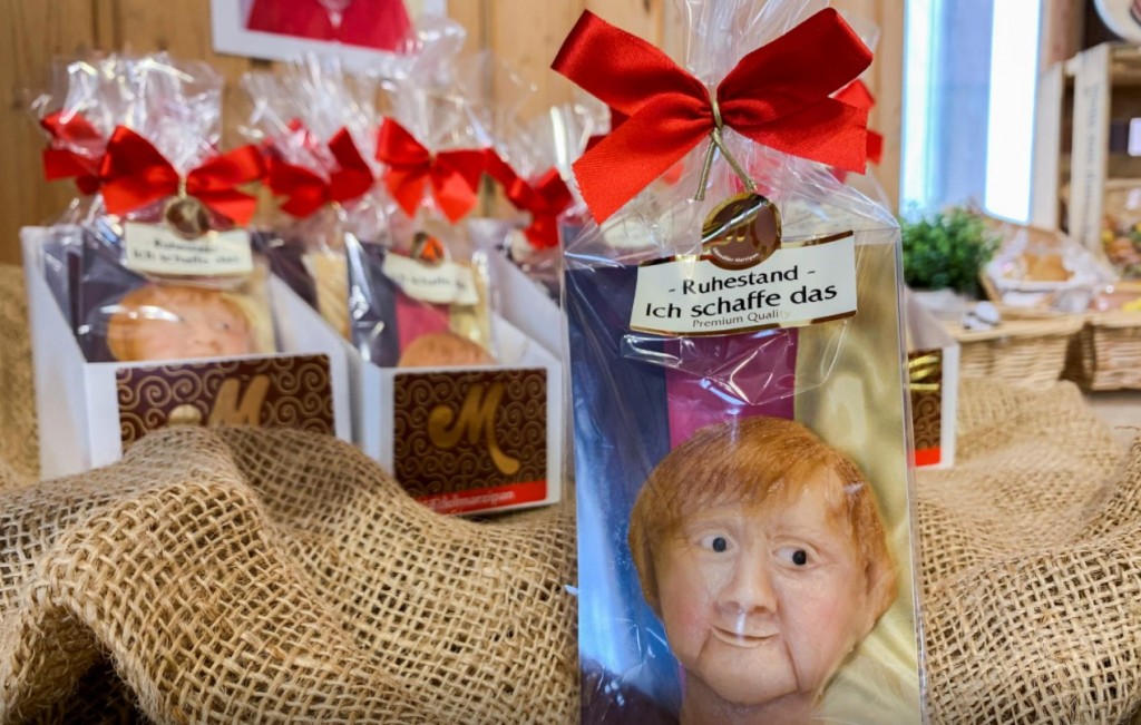 Γερμανία – Η Άνγκελα Μέρκελ αποχωρεί από την καγκελαρία και γίνεται… αμυγδαλωτό