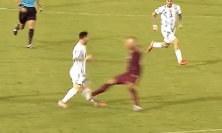 Το «δολοφονικό» μαρκάρισμα του Μαρτίνες πάνω στον Μέσι