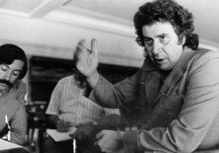 Μίκης Θεοδωράκης – Γίνομαι ο ίδιος η αντι-βία…