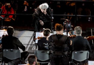 Μίκης Θεοδωράκης – Ο καλλιτεχνικός κόσμος τον αποχαιρετά