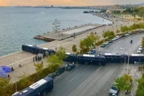 Μυλόπουλος – Κατήγγειλε αστυνομοκρατία με φωτογραφία από τη ΔΕΘ επί… Τσίπρα