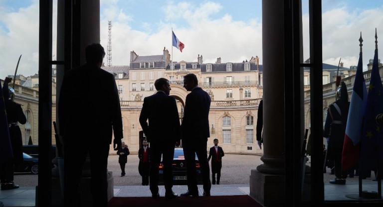 Καλές οι συμμαχίες αλλά δεν θα καθαρίσει κανείς για εμάς