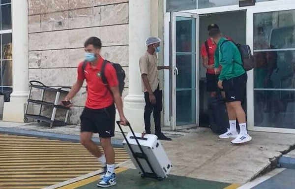 Έφυγε από τη Γουϊνέα με ναυλωμένο αεροπλάνο η αποστολή του Μαρόκου