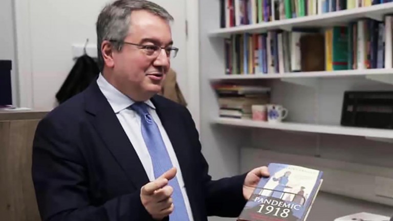 Κοροναϊός-Μόσιαλος – Κάποιοι «παραμυθιάζουν» τους πολίτες ότι τα μονοκλωνικά αντισώματα αποτελούν άμεση λύση