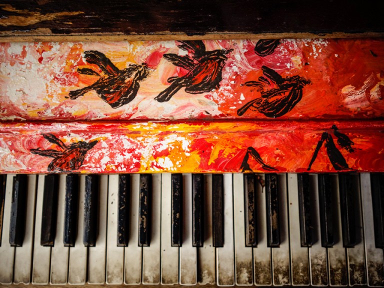 Οταν ο Μίκης άκουγε trap και ο Mad Clip έκλαιγε με τη Ρωμιοσύνη