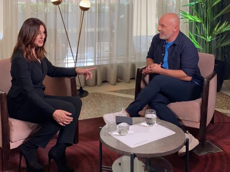 Μόνικα Μπελούτσι – «Προτεραιότητα πια είναι οι κόρες μου, όχι η καριέρα»